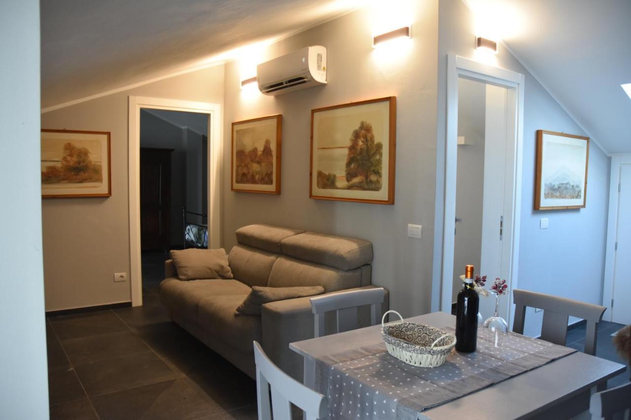 Collina Di Cloe Apartment Guarene Ngoại thất bức ảnh